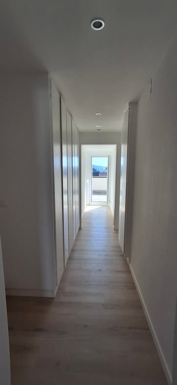 Charmant appartement en attique de 5.5 pièces à Porrentruy avec véranda 10