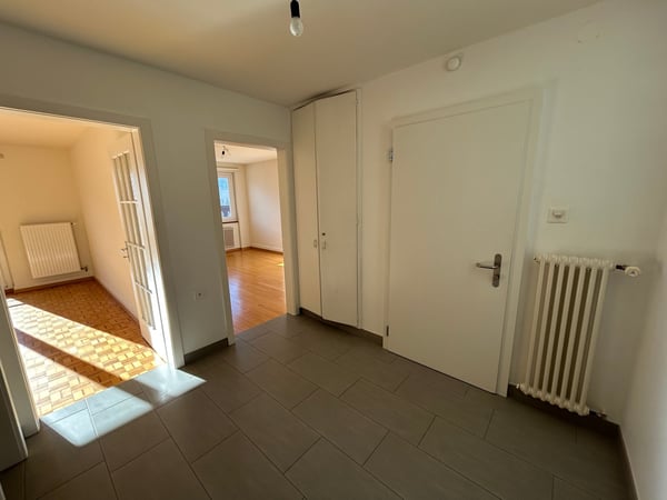 A louer: appartement de 3.5 pièces avec balcon - Crêt-Besson 11, Sonvilier 9