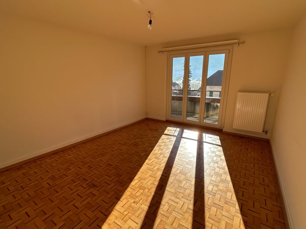 A louer: appartement de 3.5 pièces avec balcon - Crêt-Besson 11, Sonvilier 1