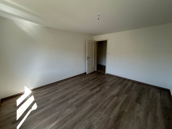 A louer: appartement de 2 pièces avec balcon - Paul-Charmillot 82, St-Imier 3