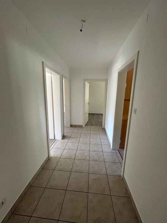 A louer: appartement de 2 pièces avec balcon - Paul-Charmillot 82, St-Imier 8