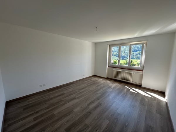 A louer: appartement de 2 pièces avec balcon - Paul-Charmillot 82, St-Imier 1