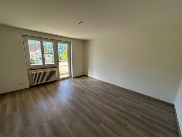 A louer: appartement de 2 pièces avec balcon - Paul-Charmillot 82, St-Imier 2