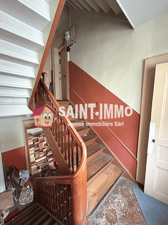 Immeuble locatif à rénover entièrement de 3 appartements, une remise / annexe et parcelle de jardin 4