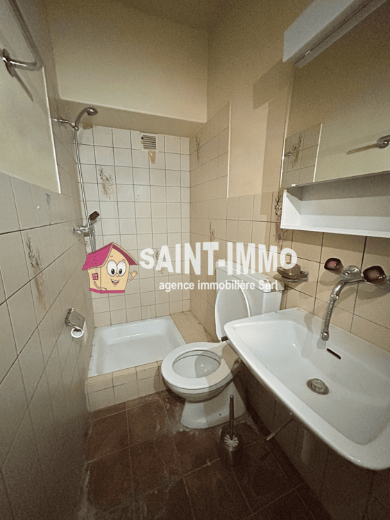 Immeuble locatif à rénover entièrement de 3 appartements, une remise / annexe et parcelle de jardin 6