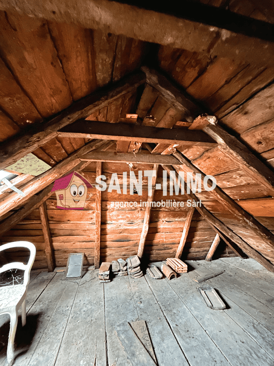 Immeuble locatif à rénover entièrement de 3 appartements, une remise / annexe et parcelle de jardin 7
