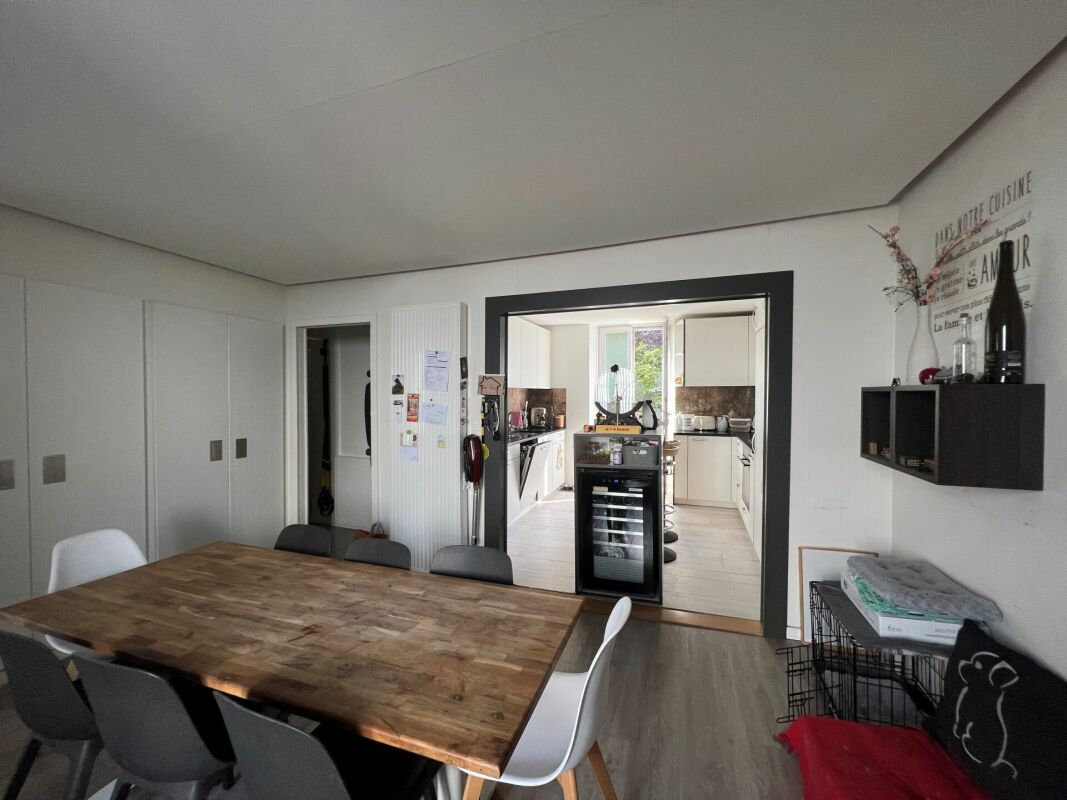 Saint-Blaise - Grand atelier avec bureaux et showroom attenant à une maison de 2 logements