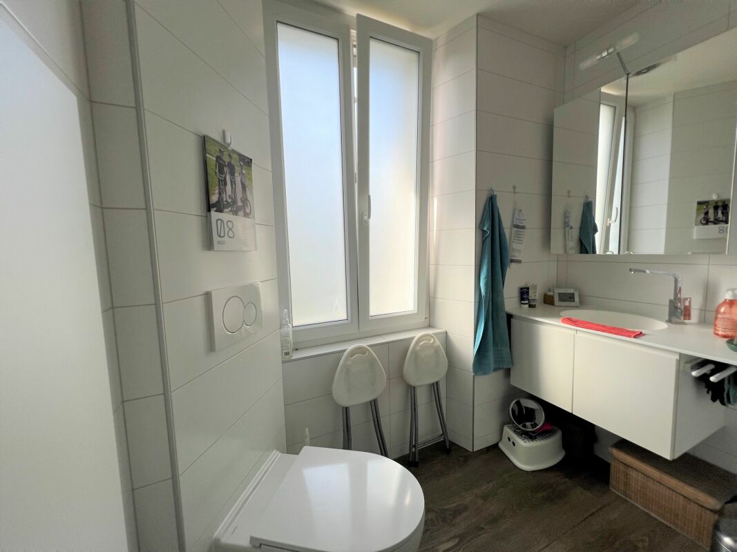 Saint-Blaise - Grand atelier avec bureaux et showroom attenant à une maison de 2 logements