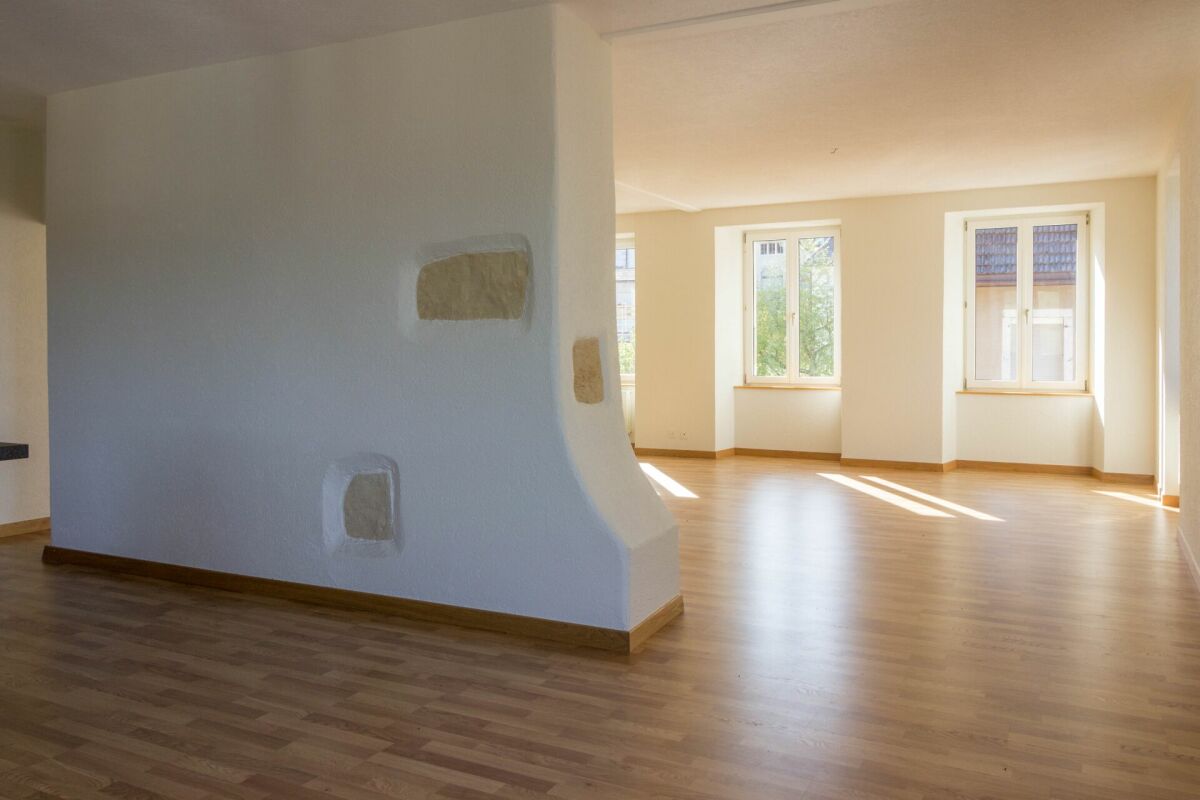 Lac 4, Les Brenets - Appartement 5 pièces avec balcon au 2ème étage   1 mois gratuits !