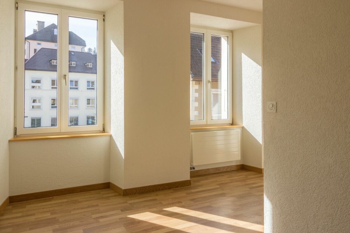 Lac 4, Les Brenets - Appartement 5 pièces avec balcon au 2ème étage   1 mois gratuits !