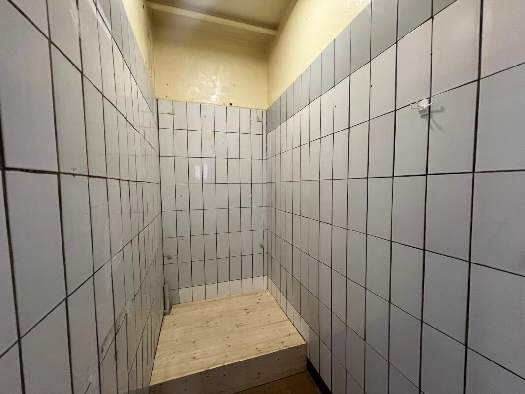 Avenir 11 Local commercial rénové de 114 m2
