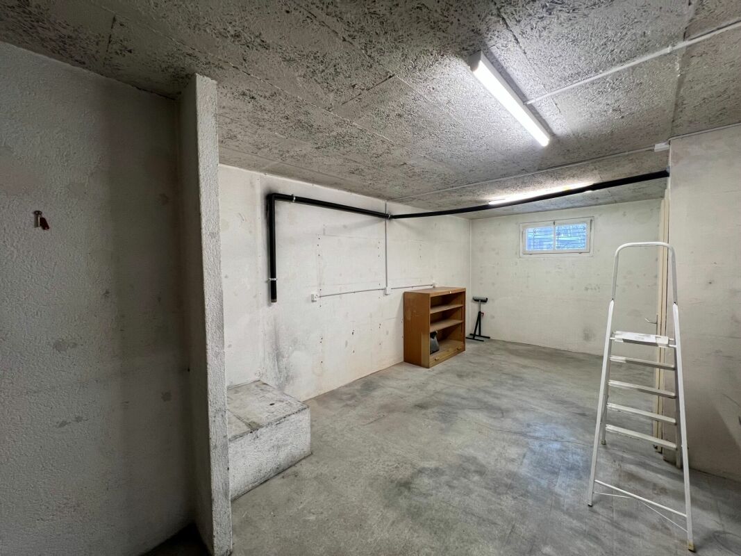 Avenir 11 Local commercial rénové de 114 m2