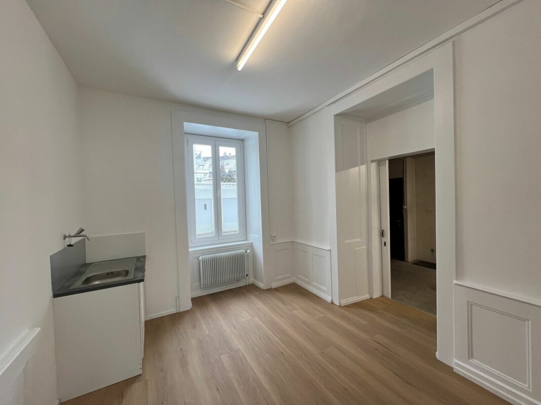 Avenir 11 Local commercial rénové de 114 m2