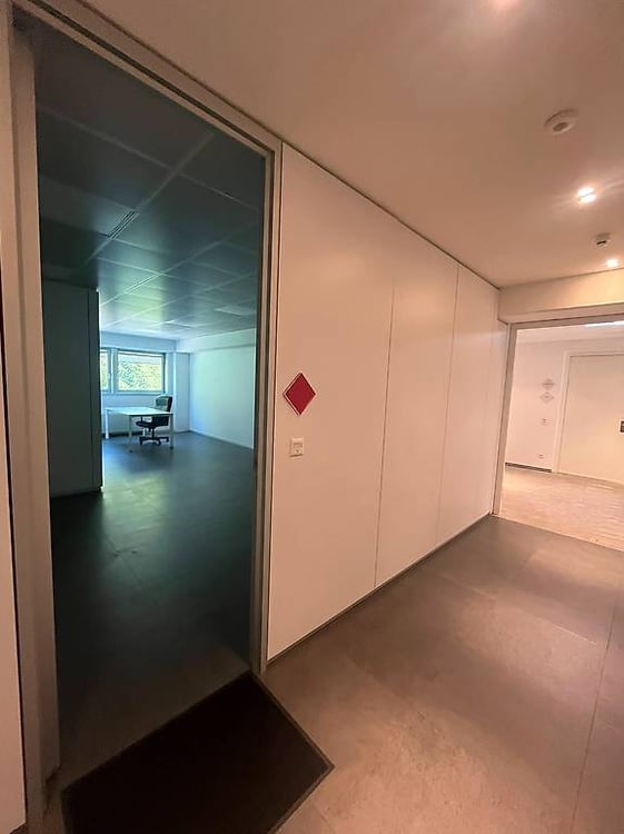 Ampio ufficio commerciale nel Centro MiX Moesa Servizi 4