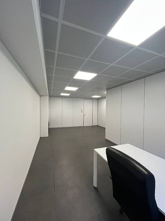 Ampio ufficio commerciale nel Centro MiX Moesa Servizi 2