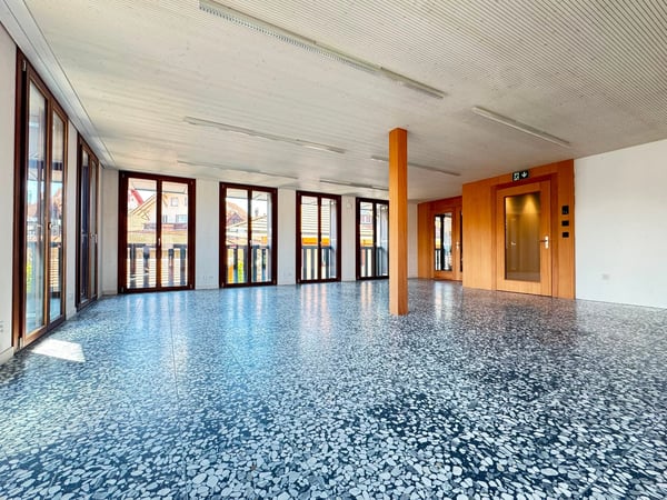 Lichtdurchflutetes Büro im Neubau – ideal für wachsende Unternehmen 3