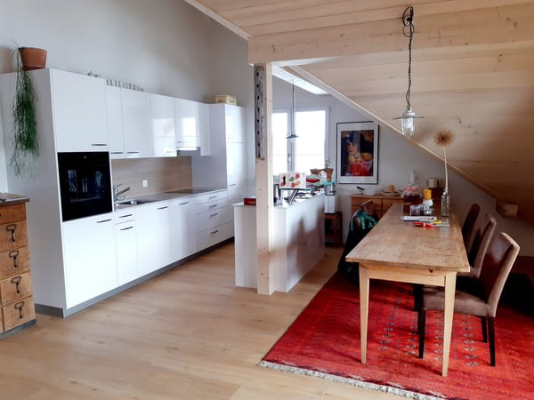 Moderne, helle 2.5-Zimmer Dachwohnung