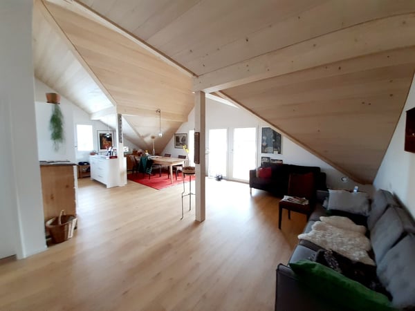 Moderne, helle 2.5-Zimmer Dachwohnung 3