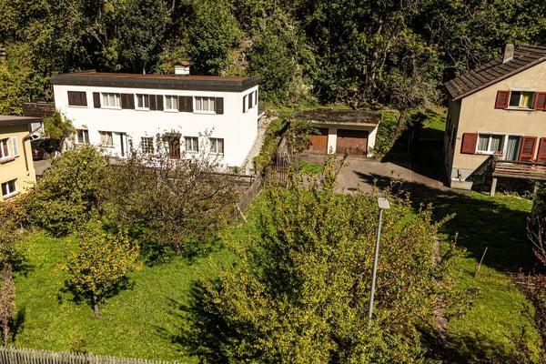 Einfamilienhaus mit sehr grosser Grünfläche 7