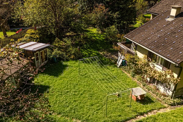 Einfamilienhaus mit sehr grosser Grünfläche 3
