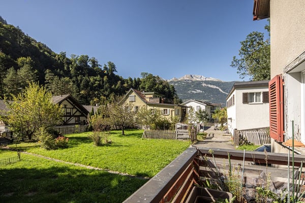 Einfamilienhaus mit sehr grosser Grünfläche 9