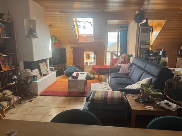 Charmant appartement en attique de 6.5 pièces à Bière 2