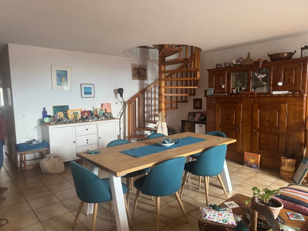 Charmant appartement en attique de 6.5 pièces à Bière 3