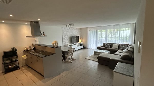 Moderne 3.5-Zimmerwohnung mit Blick ins Grüne