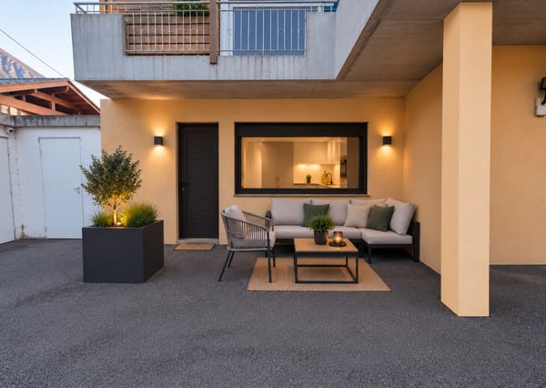 Studio rénové avec terrasse et beaux volumes à Riddes 2