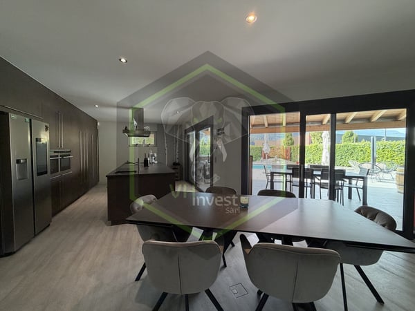 Villa contemporaine avec piscine 2