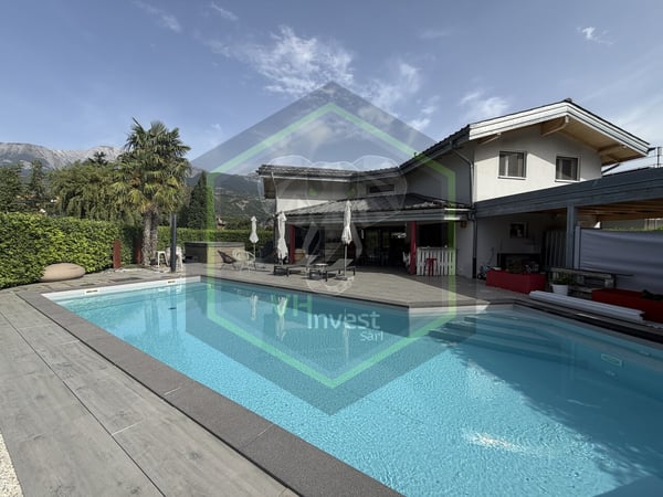 Villa contemporaine avec piscine 9