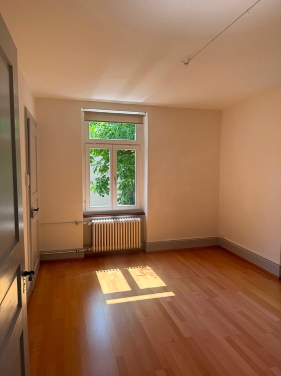Charmante 4-Zimmer-Wohnung im ersten Stock in Baden 3