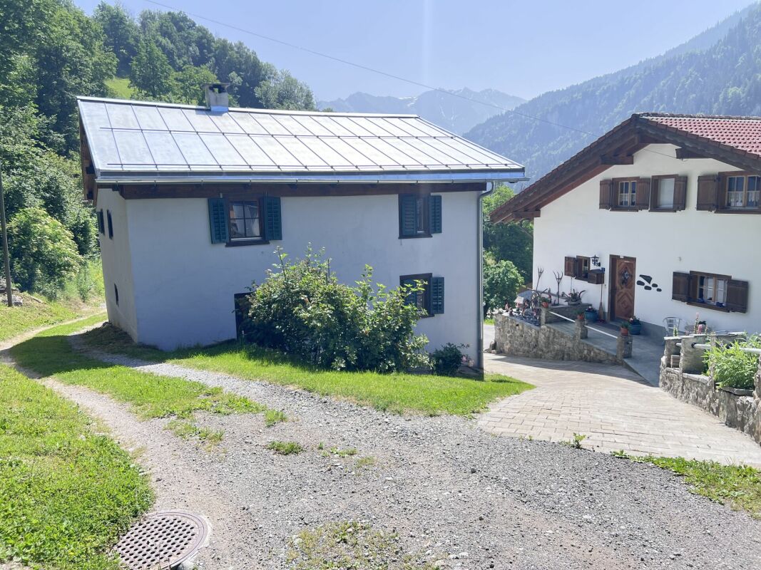 Immobilie in Rueun - ZWEITWOHNSITZODERNEUESZUHAUSE(EFH)-WOHNENINRUEUNMITAUSSICHTUNDRUHE - Bild 3