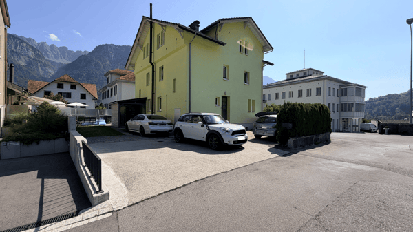 ZWEI 4.5-ZIMMER-HAUSHÄLFTEN – WOHNEN & VERMIETEN IN FLUMS 3