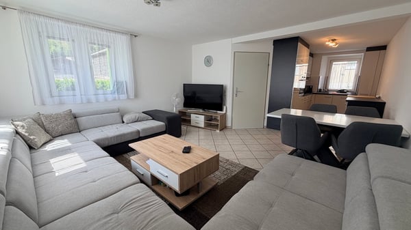ZWEI 4.5-ZIMMER-HAUSHÄLFTEN – WOHNEN & VERMIETEN IN FLUMS 8