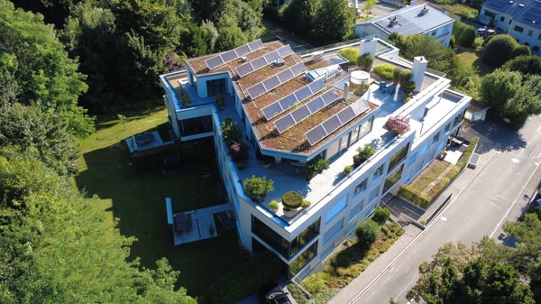 Lichtdurchflutete 3.5-Zimmer-Eigentumswohnung mit Wintergarten in Bottmingen