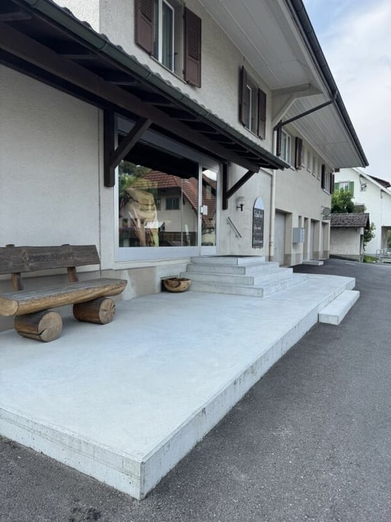 Mehrfamilienhaus mit Gewerbeteil 3