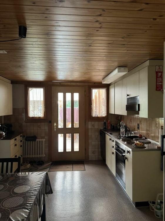 Mehrfamilienhaus mit Gewerbeteil 6