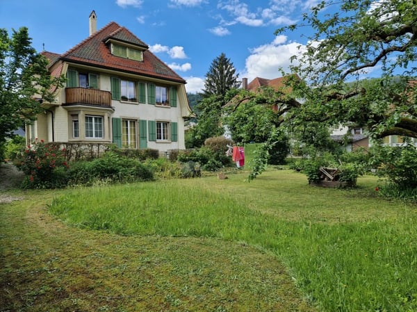 2-Generationenhaus mit Charme, Studio und Garage 1