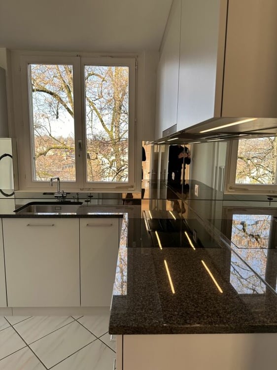 Renovierte 1-Zimmer Altbauwohnung im Lorrainequartier mit Garage 6