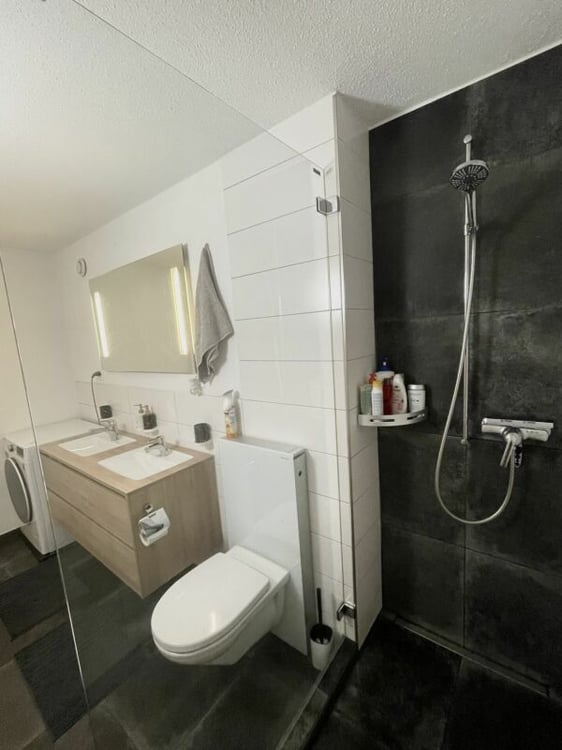 Moderne 1.5-Zimmer-Wohnung mit Balkon und Garage in Thun 8