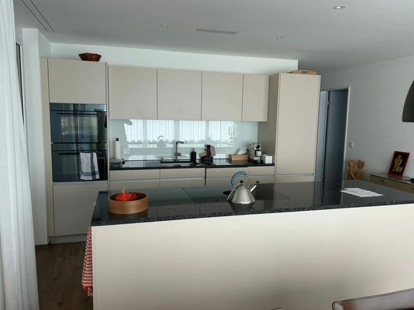 Hochwertig ausgebaute 1.5-Zimmer-Wohnung im gepflegten Parco Verde zu vermieten 3