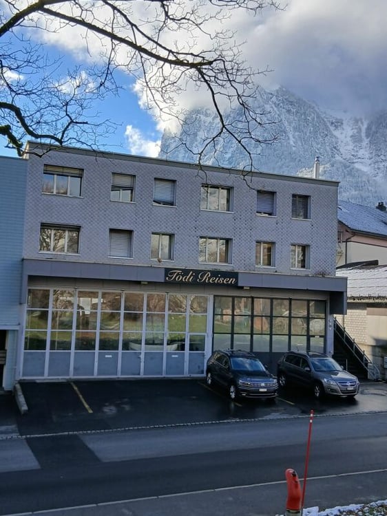 Wohn- und Geschäftshaus mit Tiefgarage 2