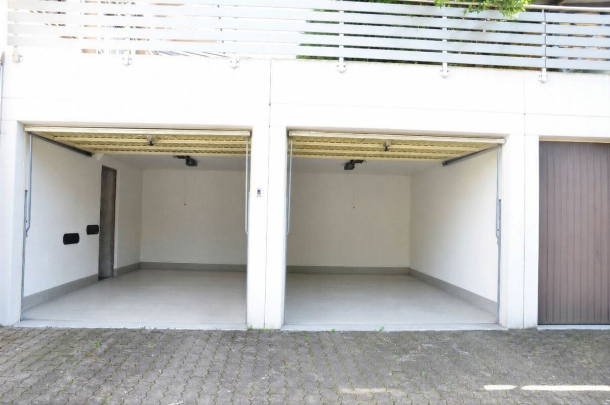 Casa unifamiliare di 6 camere in una posizione molto tranquilla e soleggiata con vista parziale sul lago di Hallwil