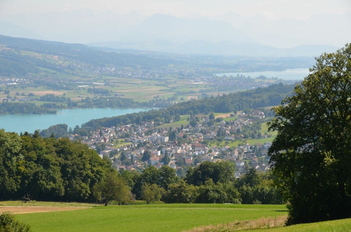 Casa unifamiliare di 6 camere in una posizione molto tranquilla e soleggiata con vista parziale sul lago di Hallwil