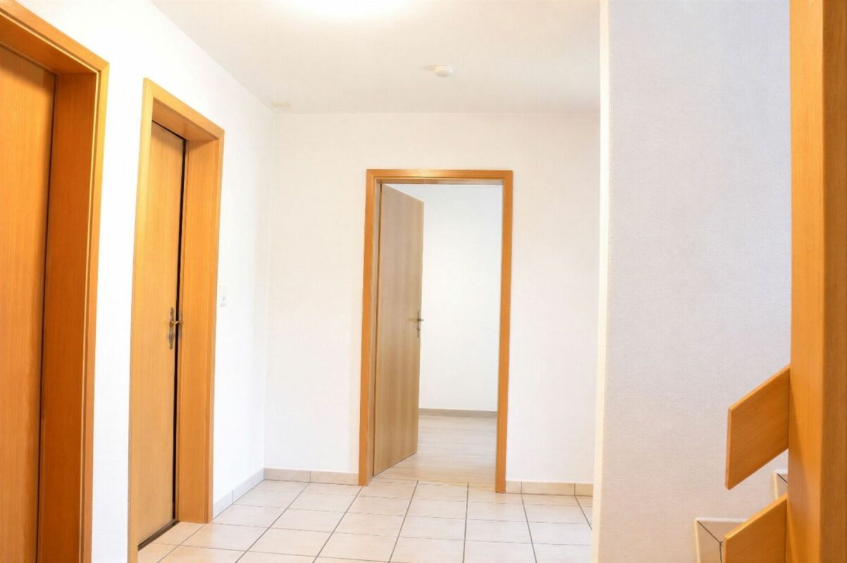 Casa unifamiliare di 6 camere in una posizione molto tranquilla e soleggiata con vista parziale sul lago di Hallwil