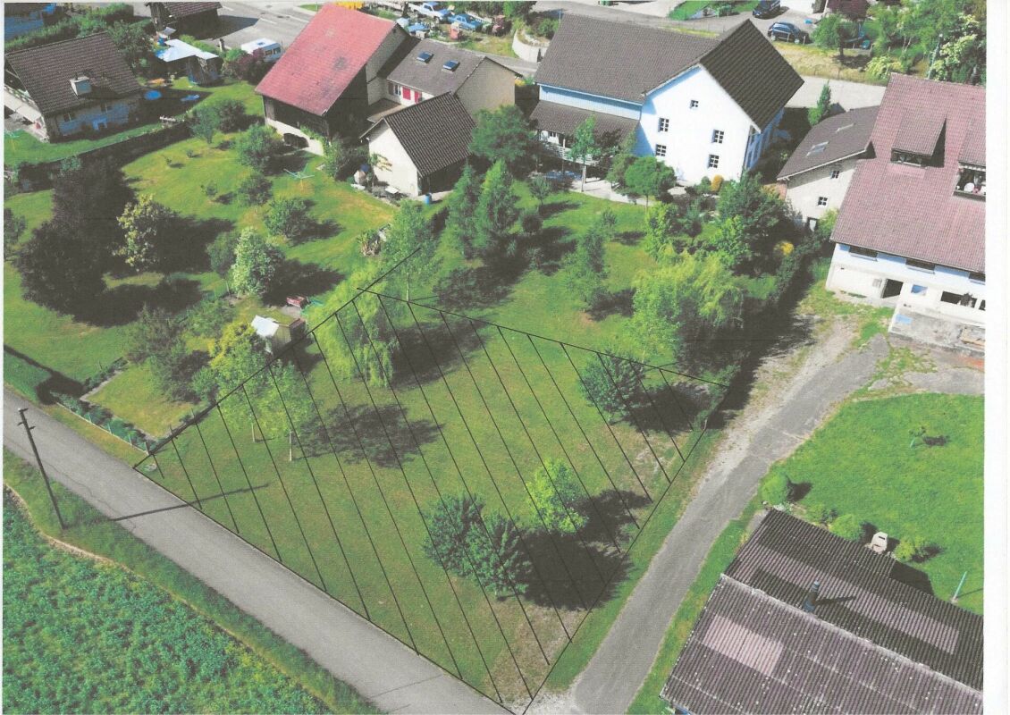 Terreno edificabile di prima classe, soleggiato e tranquillo di 763m2