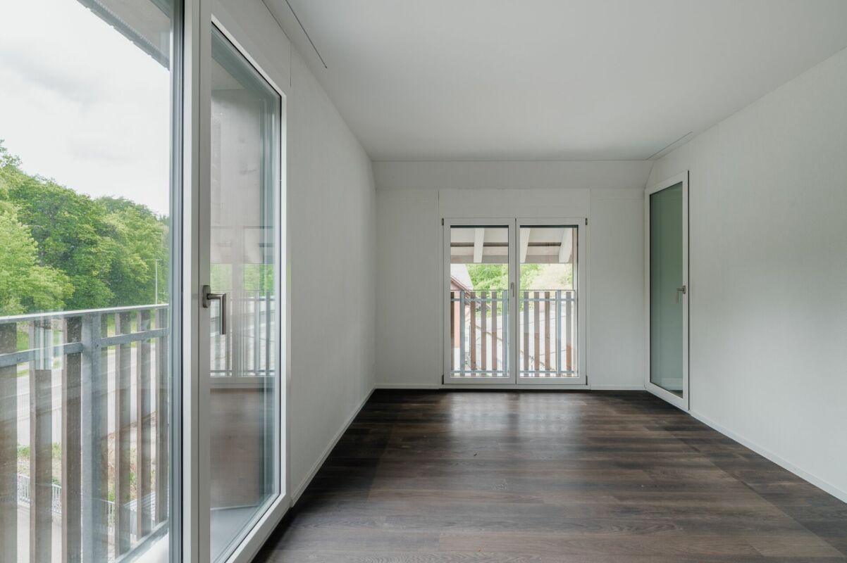 Moderne und helle 3.5- Zimmer- Wohnung mit zwei Balkonen