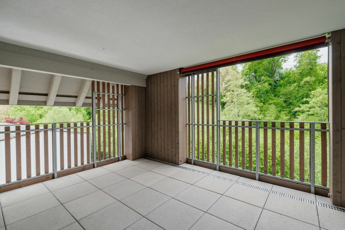 Moderne und helle 3.5- Zimmer- Wohnung mit zwei Balkonen