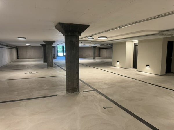 Tiefgaragenplätze in grosszügiger privater Tiefgarage in Pfäffikon zu vermieten 2